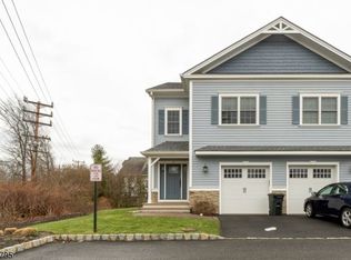 16 Clover Ct, Berkeley Heights, NJ 07922