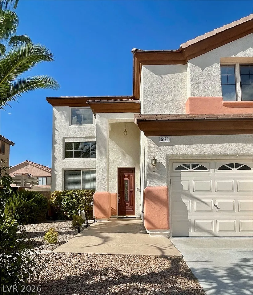 5 bed, 4.0 bath, 3096 sqft, $3,275 — Photo 2