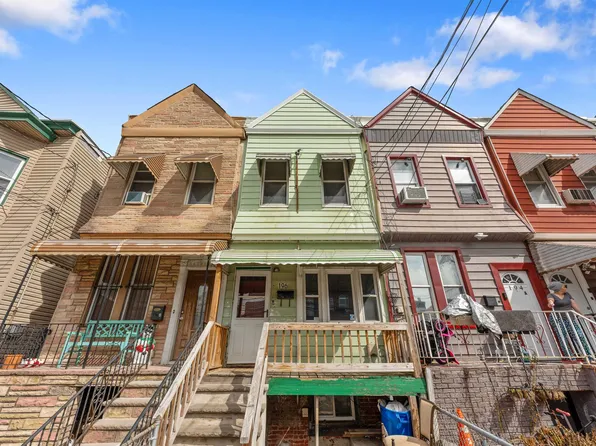 196 Union Street image 1 of 13