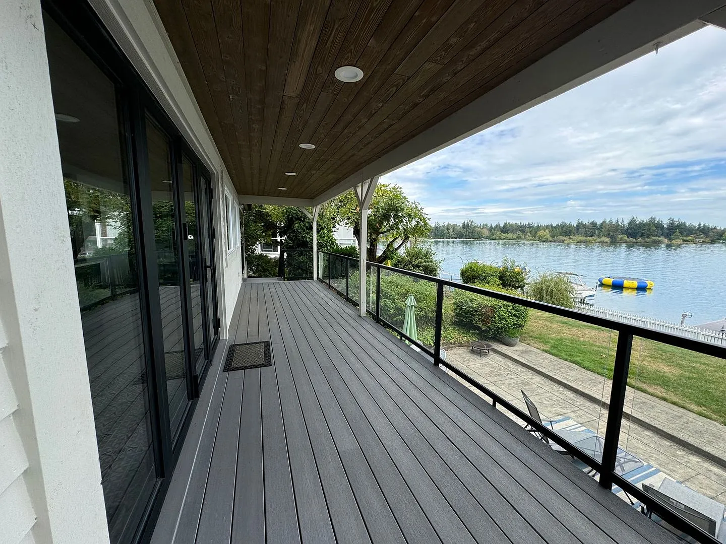 Fully Furnished Tapps Island Waterfront Home | Lease Ends May 1 — Photo 3
