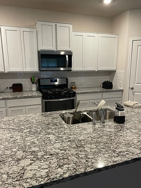 4 bed, 1703 sqft, $1,995 — Photo 2