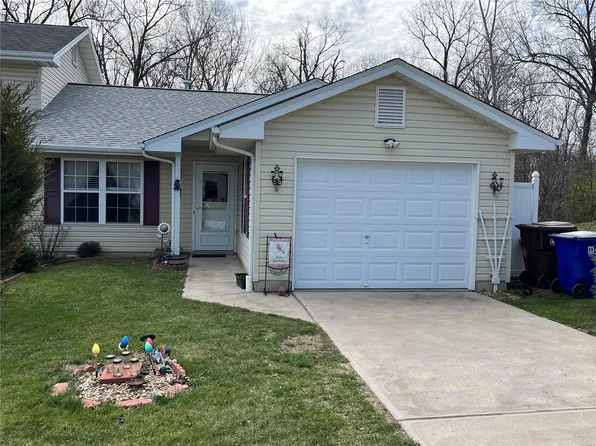 32 Santo Domingo Dr, Moscow Mills, MO 63362