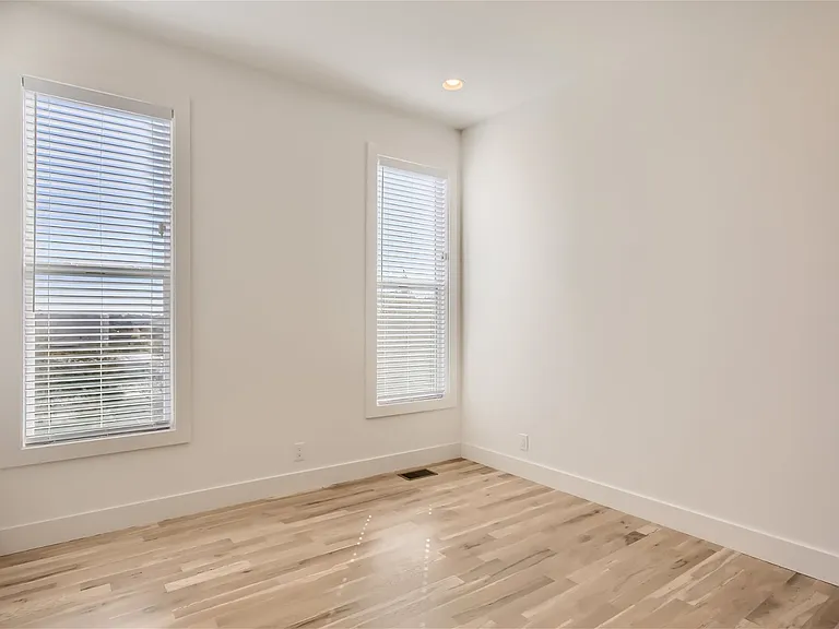 423 Serenity Ln — Photo 25