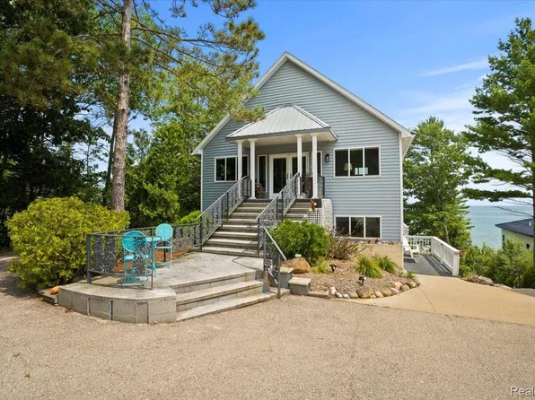 913 S Us Highway 23, Harrisville, MI 48740