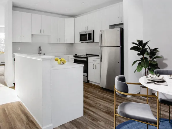 Echo Pond Luxury Apartments