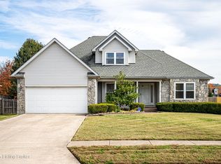 5130 Hunters Point Cir, Louisville, KY 40216