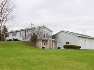 W7492 Center Valley Rd, Shiocton, WI 54170