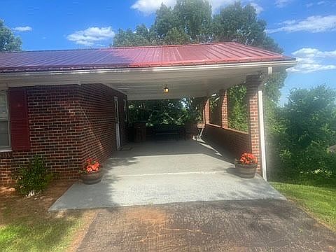 3rd image of 1601 Melinda Dr