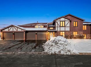 9748 Mill Dr E APT 2E, Palos Park, IL 60464