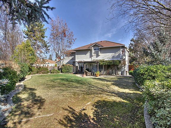 2nd image of 1284 Mountain Quail Cir