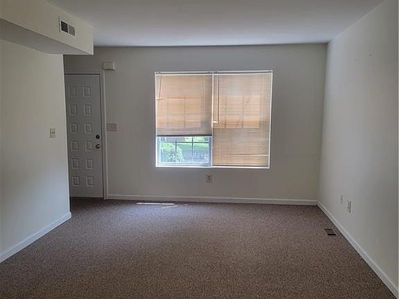 4th image of 19 N Harbor St #A