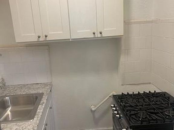 2nd image of 370 Ellis St APT 10