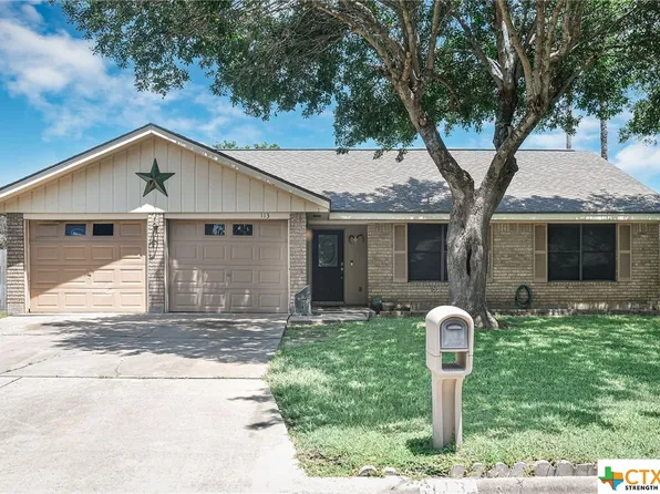 113 Del Mar Dr, Port Lavaca, TX 77979
