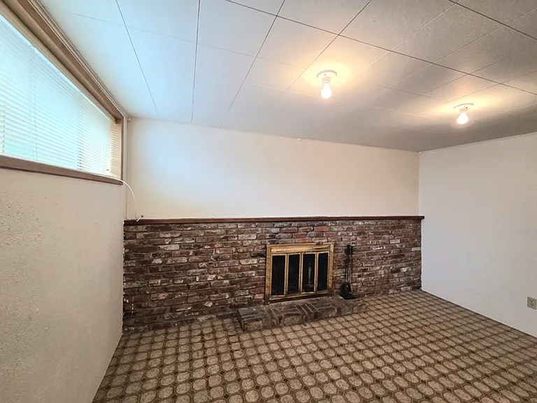 1616 Jefferson St — Photo 33