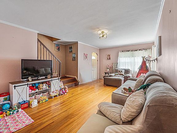5th image of 152-15 11th Ave