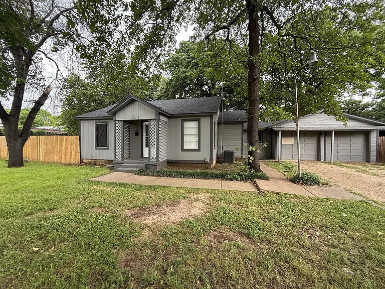 2028 Glenda Ave — Photo 1