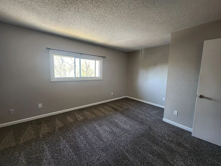 223 N Race St #C — Photo 23