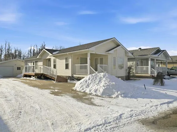11 Baywood Line, Sylvan Lake, AB T4S 0A8