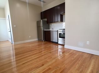 154 Norman Ave #2C, Brooklyn, NY 11222