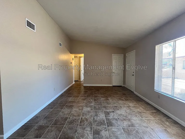 18211 N 40th Pl #1 — Photo 4