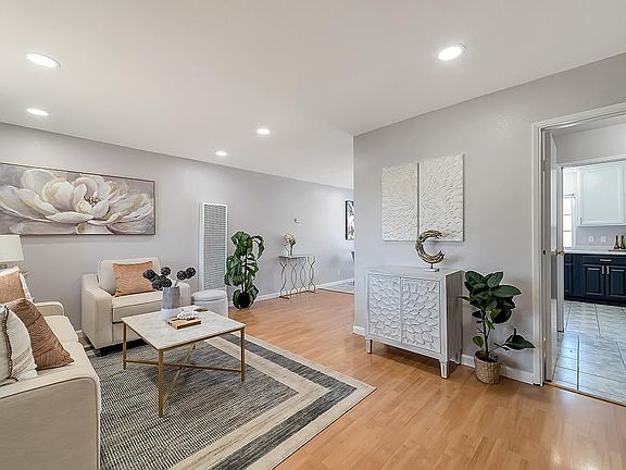 4th image of 583 Seven Trees Village Way