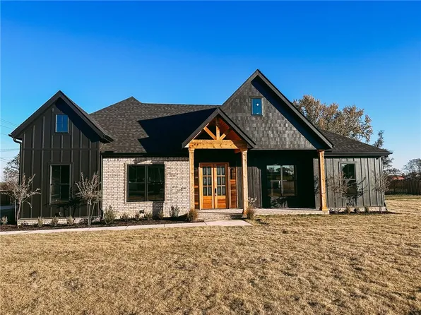 3160 Bloomfield St, Bentonville, AR 72713