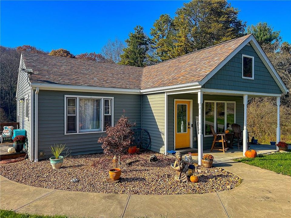 1st image of 102 Emerald Dr