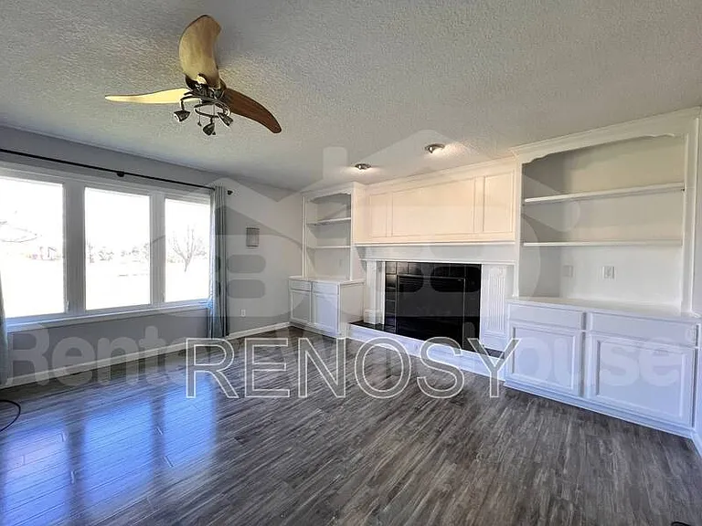 1709 NE Sherman Ct — Photo 4