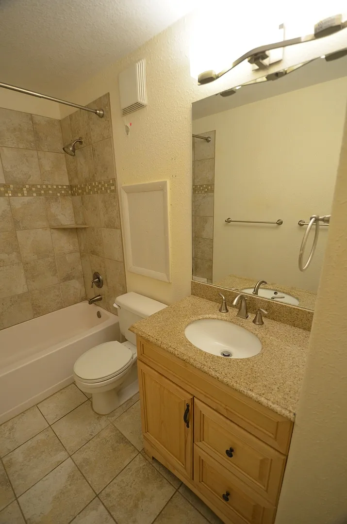 Updated Apartment! Parking for 2 Cars! HEAT Included! — Photo 3