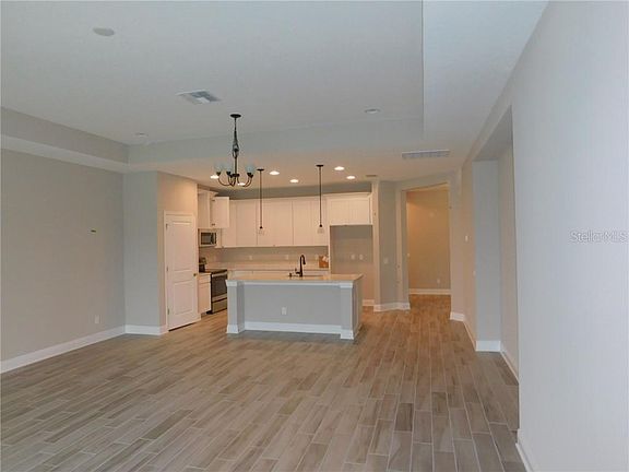 3rd image of 19354 Hawk Valley Dr