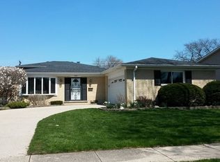 680 Devonshire Dr, Des Plaines, IL 60018