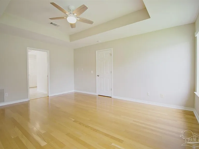 100 Mount Pilot St — Photo 12