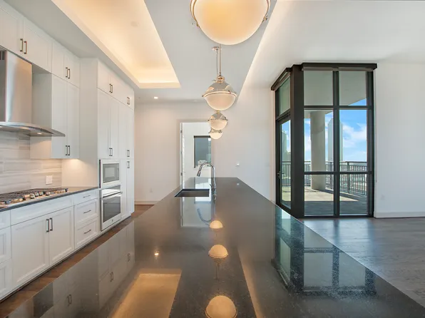 2325 N Akard St, Dallas, TX