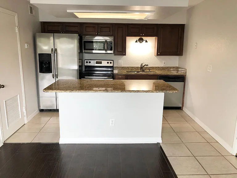 10200 Gandy Blvd N #911 — Photo 1