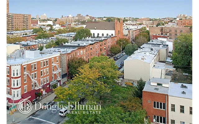 Sold by Douglas Elliman | media 37