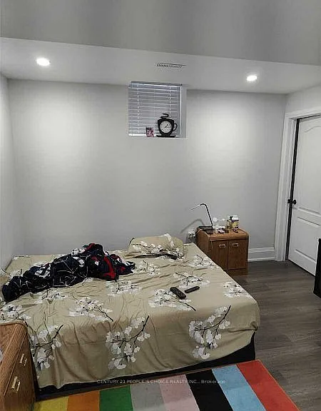 35 Kingsplate Cres #A — Photo 2