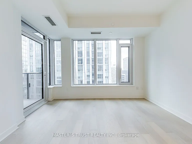 11 Yorkville Ave #2507 — Photo 14