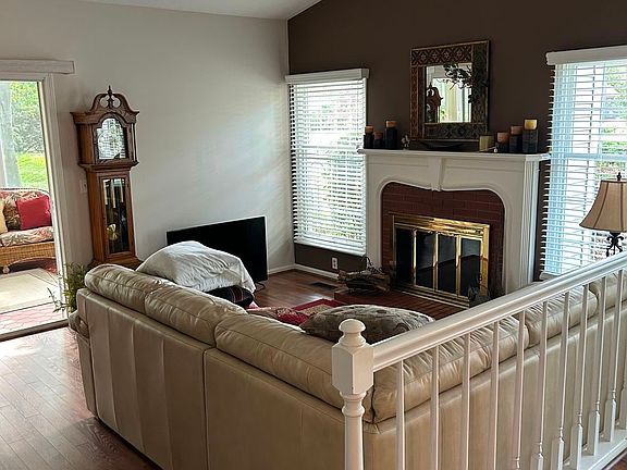 4th image of 225 Westwind Dr Unit 5