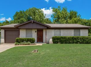 1245 Saturn Dr, Cedar Hill, TX 75104
