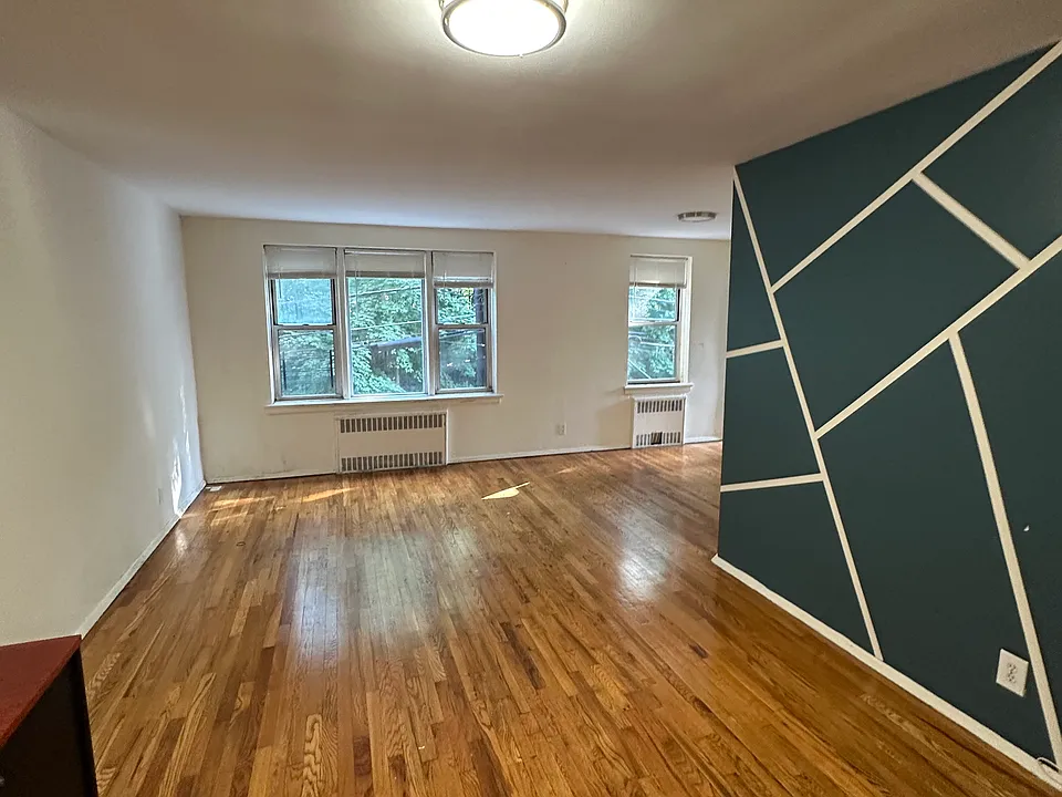 150 Parkway N #2EE