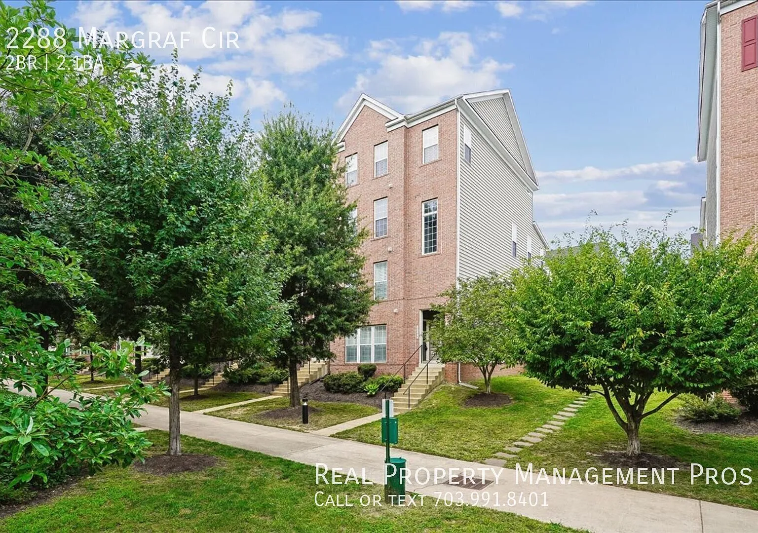 Beautiful 2BR End-Unit Townhome with Garage in Potomac Club! — Photo 1