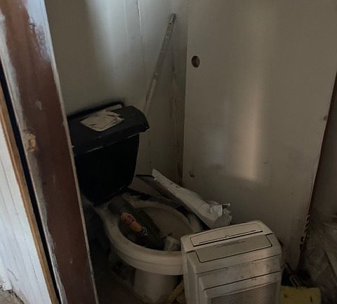 5th image of 2618 E Garfield Ave