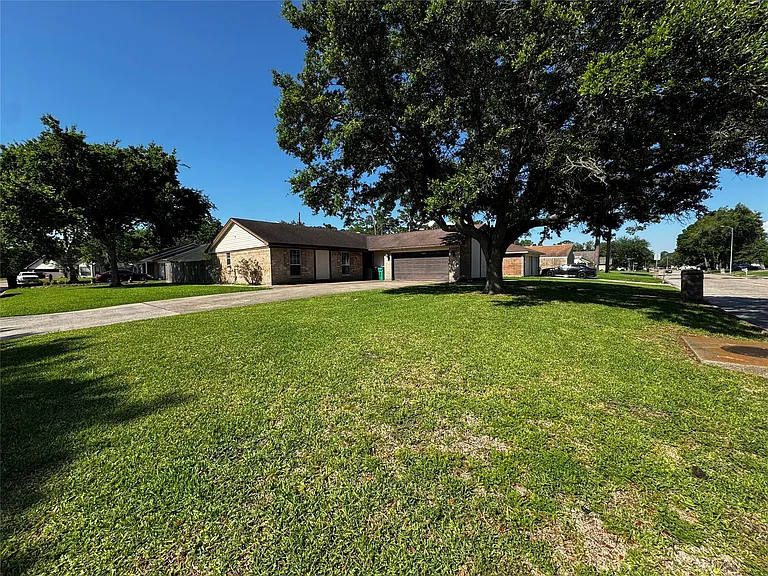 9914 El Chaco St — Photo 1