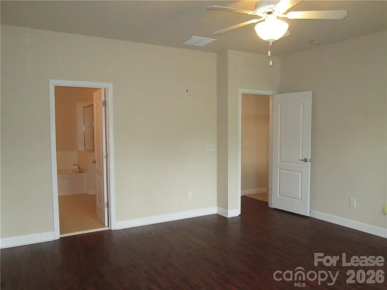 9916 Evergreen Terrace Dr — Photo 19
