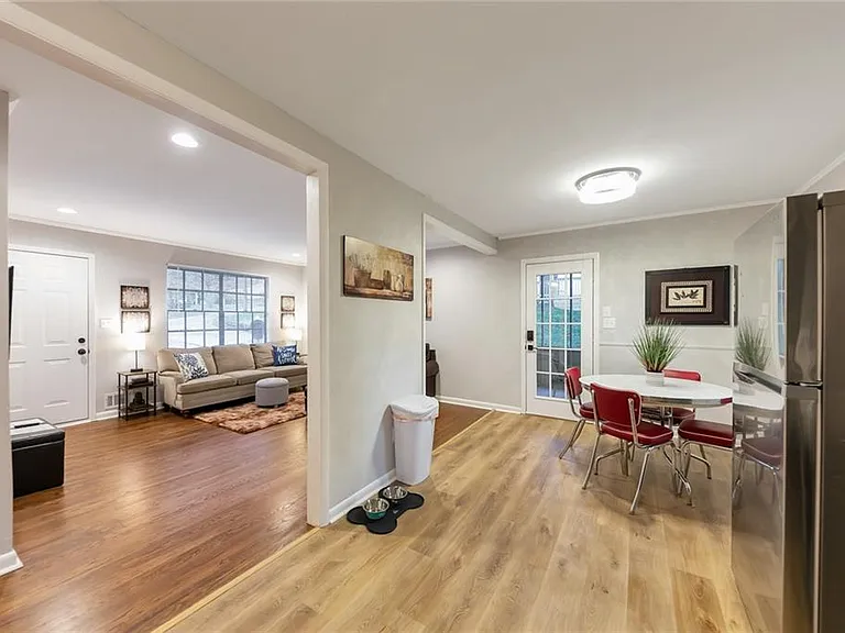 3390 Creek Valley Dr SE — Photo 6