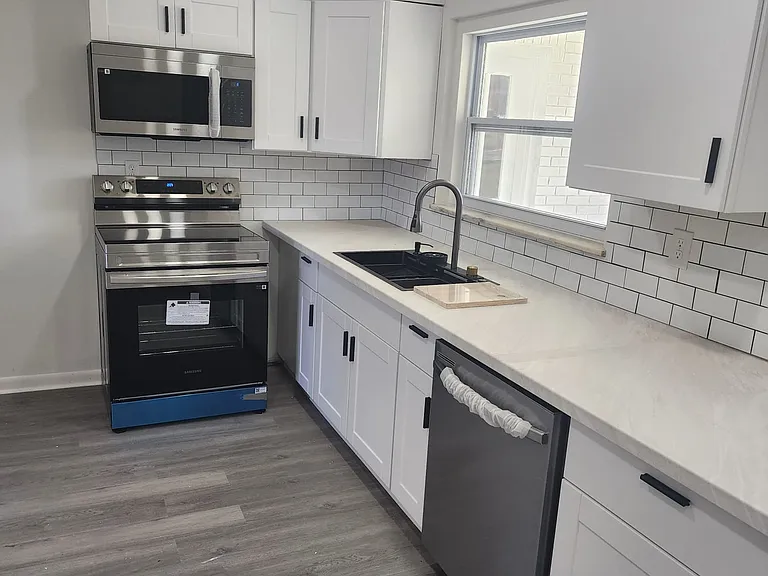 1307 Frederick Rd — Photo 12