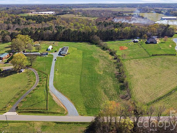 2nd image of 3010 Old Monroe Marshville Rd