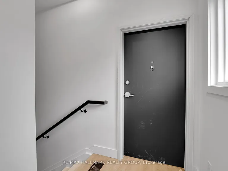 109 Russell Ave #5 — Photo 2