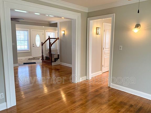 4th image of 115 N Larchmont Ave #A