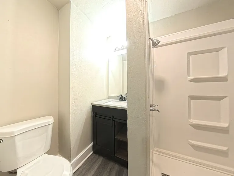 2716 Maple St — Photo 6